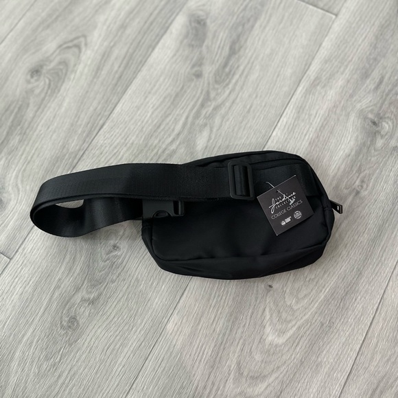 The University of North Carolina at Charlotte UNCC 49ers Belt Bag NWT - Picture 3 of 5